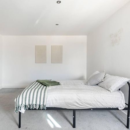 Luxurious 3-Bed Penthouse In Sheffield Apartment Handsworth Bagian luar foto