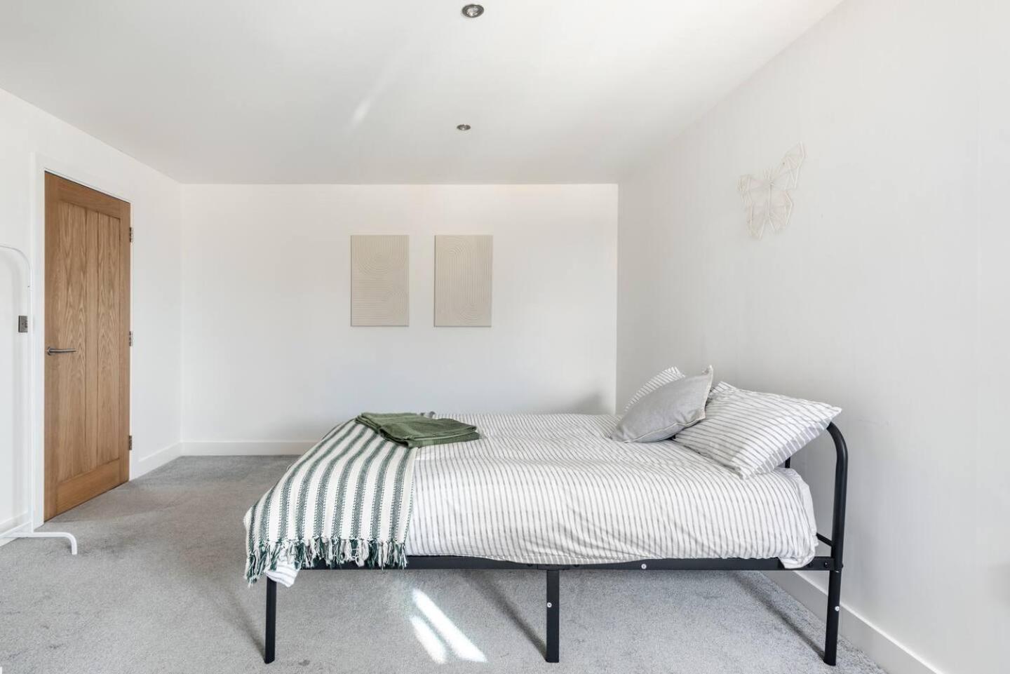Luxurious 3-Bed Penthouse In Sheffield Apartment Handsworth Bagian luar foto