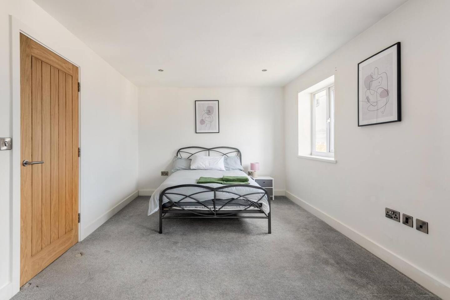 Luxurious 3-Bed Penthouse In Sheffield Apartment Handsworth Bagian luar foto