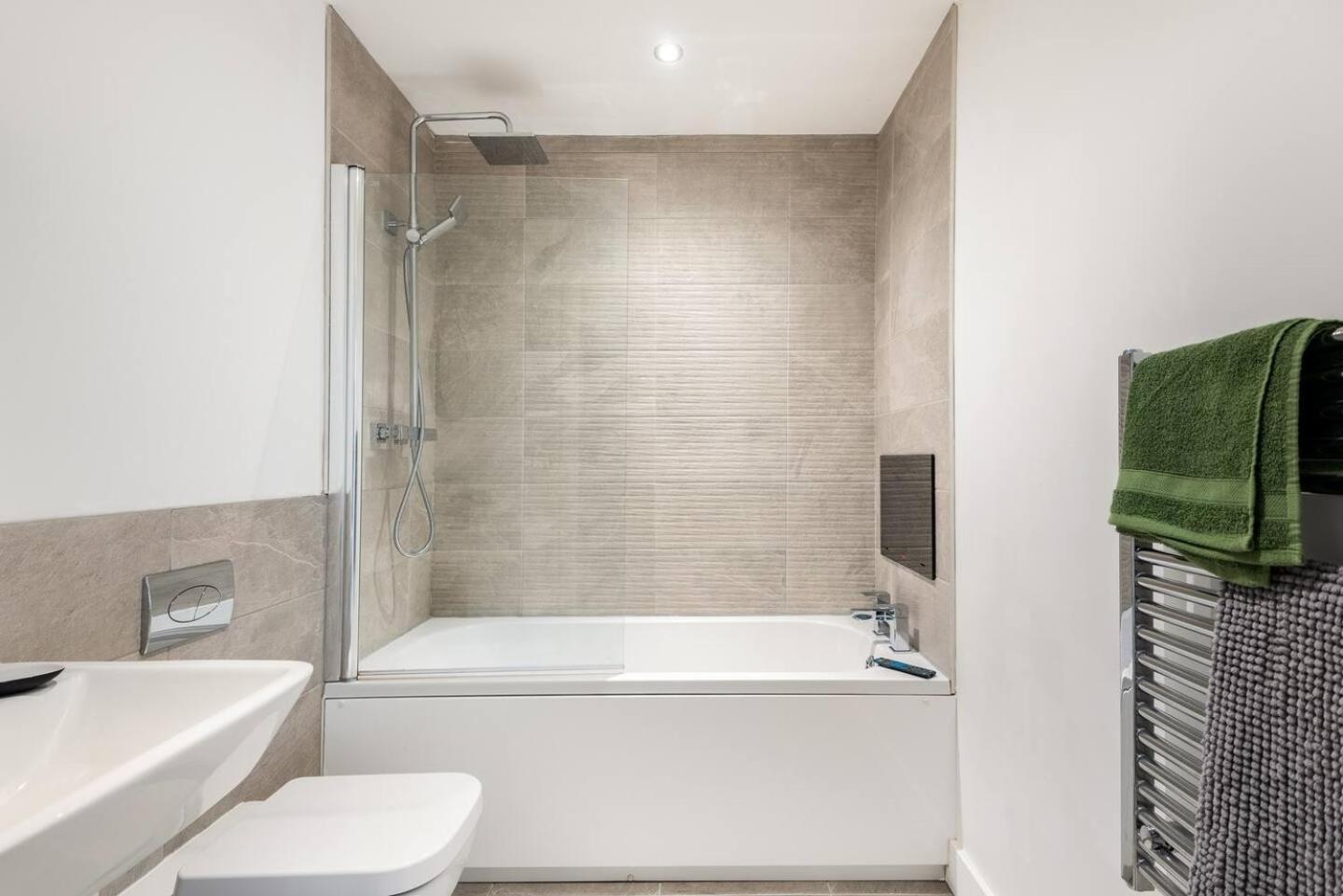 Luxurious 3-Bed Penthouse In Sheffield Apartment Handsworth Bagian luar foto